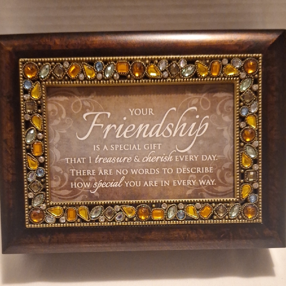 Cottage Garden Friendship Music Box With Photo Frame